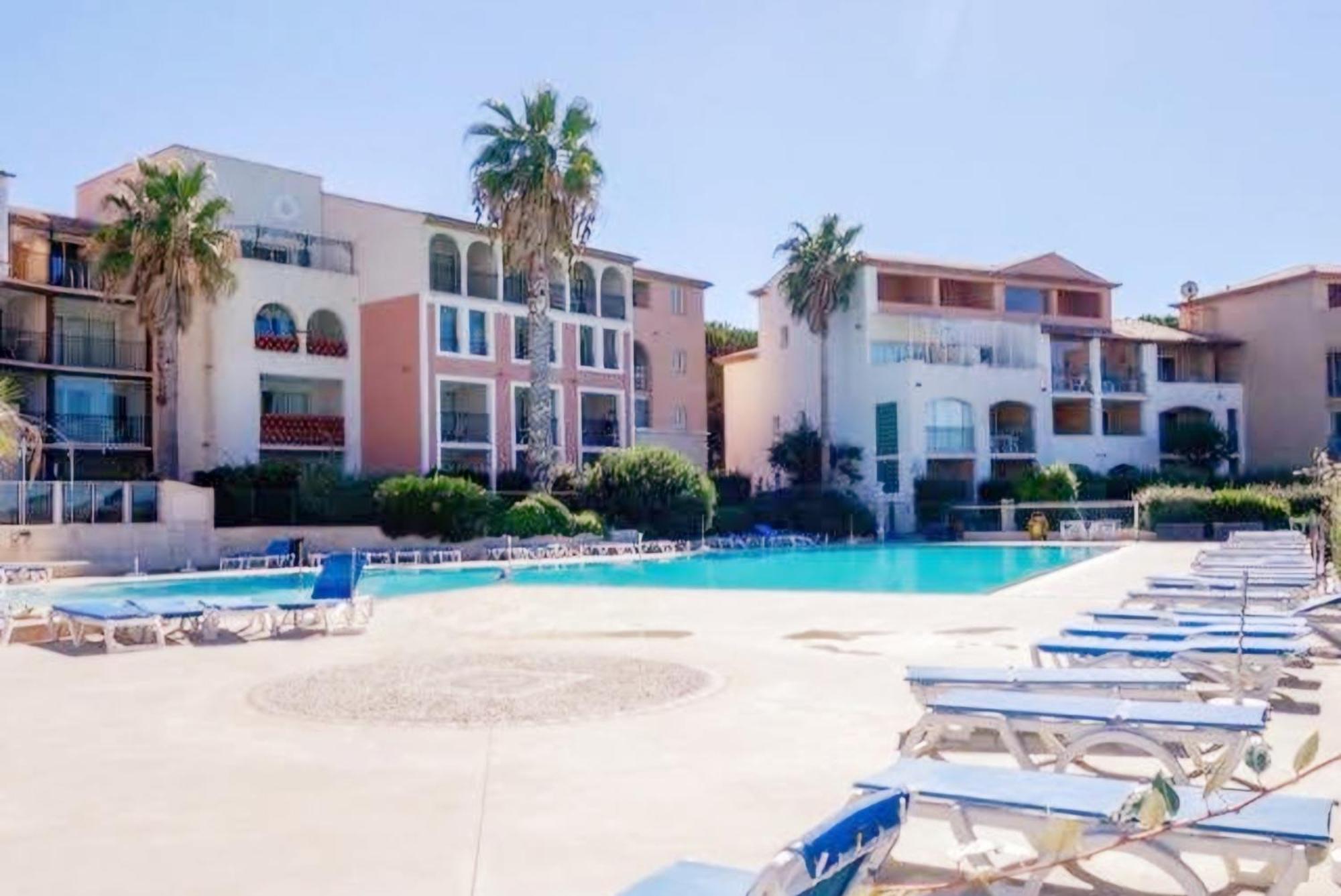 Appartement T2 - Bord De Mer - Piscine Сикс-Фор-ле-Плаж Екстериор снимка
